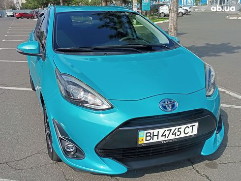 Toyota Prius 2019 голубой - фото 9