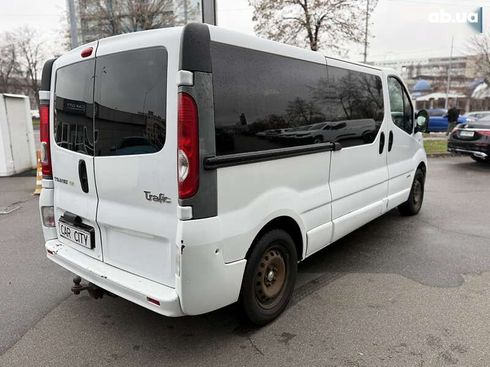 Renault Trafic 2011 - фото 7