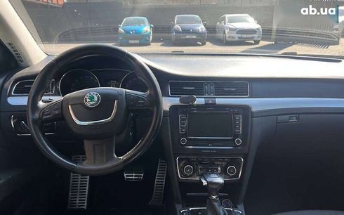 Skoda Superb 2012 - фото 15