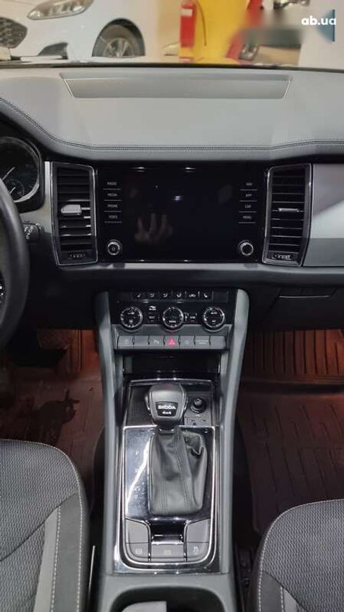 Skoda Kodiaq 2022 - фото 8