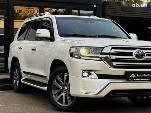 Toyota Land Cruiser 2017 - фото 10