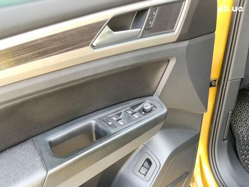 Volkswagen Atlas 2017 желтый - фото 28