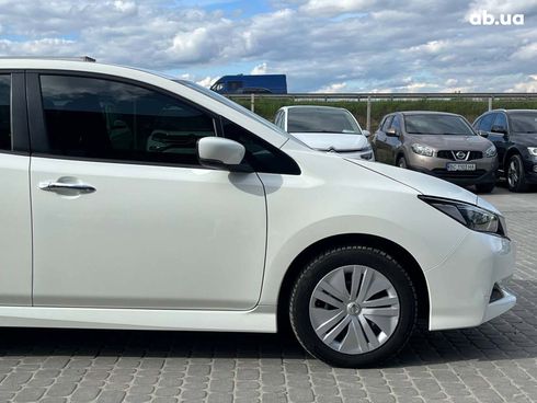 Nissan Leaf 2021 белый - фото 36