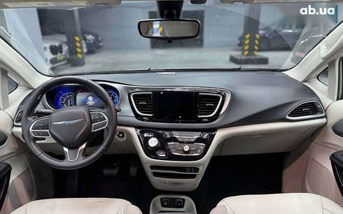 Chrysler Pacifica 2017 - фото 11
