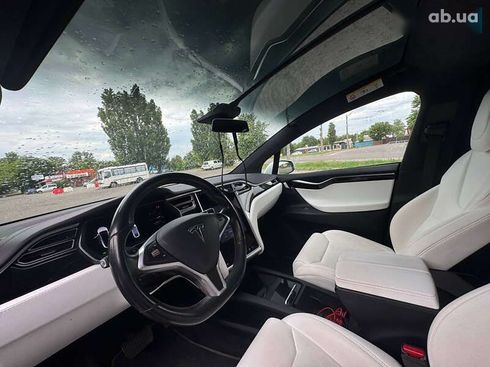 Tesla Model X 2017 - фото 12