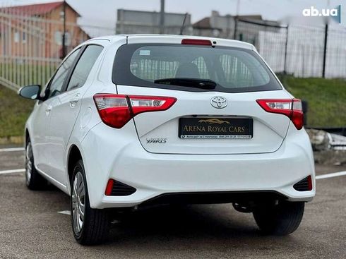 Toyota Yaris 2017 - фото 18