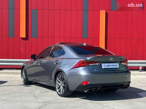 Lexus IS 2018 - фото 4
