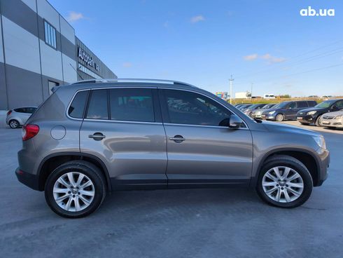 Volkswagen Tiguan 2010 серый - фото 9