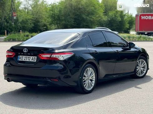 Toyota Camry 2020 - фото 11