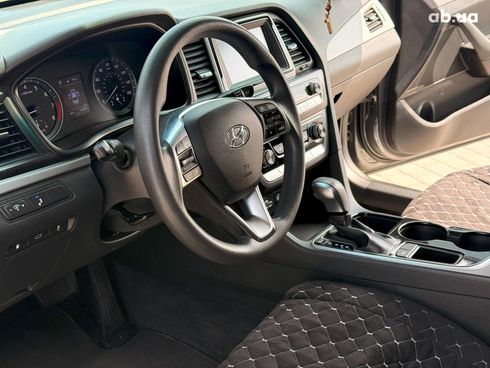 Hyundai Sonata 2017 серый - фото 24