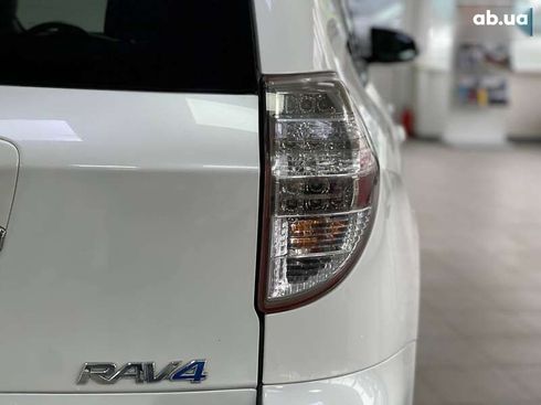 Toyota RAV4 2013 - фото 12