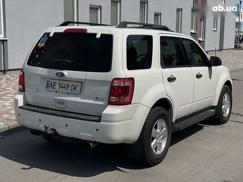 Ford Escape 2012 - фото 9