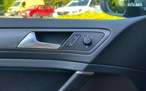 Volkswagen e-Golf 2017 - фото 22