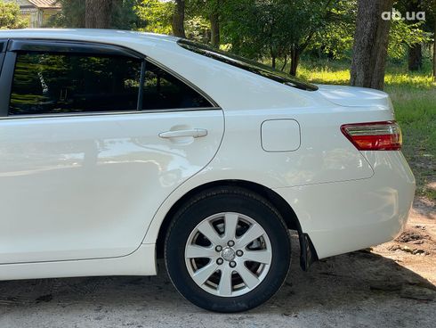 Toyota Camry 2008 белый - фото 12