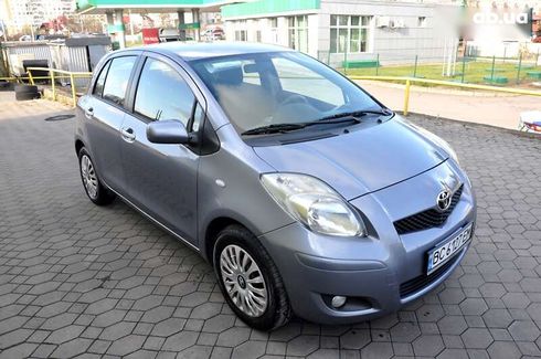 Toyota Yaris 2010 - фото 3