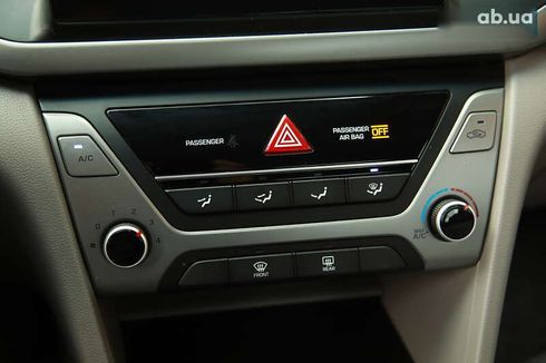 Hyundai Elantra 2016 - фото 17