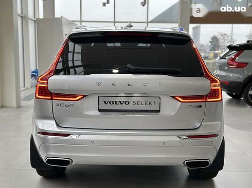 Volvo XC60 2017 - фото 8