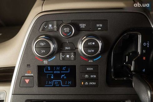 Toyota Sienna 2020 - фото 23