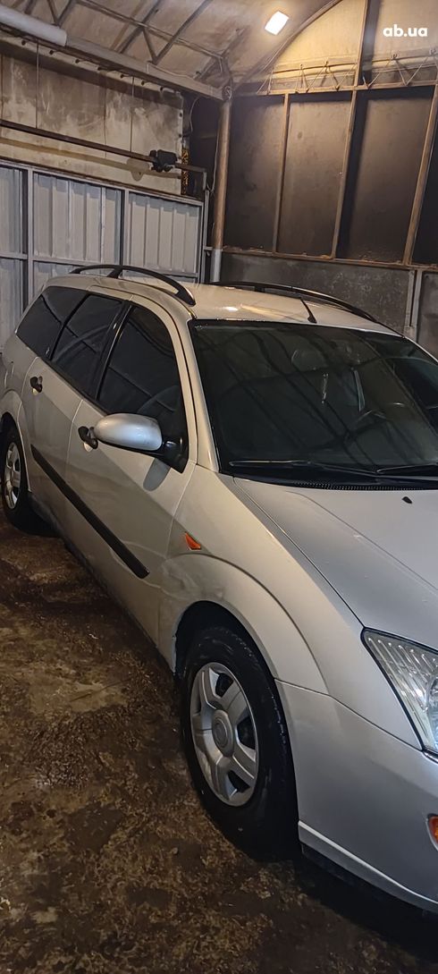 Ford Focus 2000 серебристый - фото 13