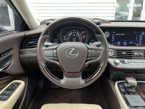 Lexus LS 2018 - фото 15