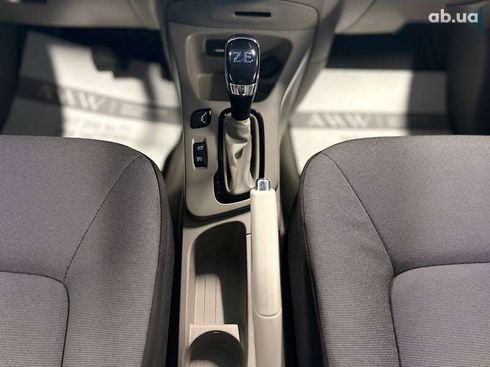 Renault Zoe 2017 - фото 19