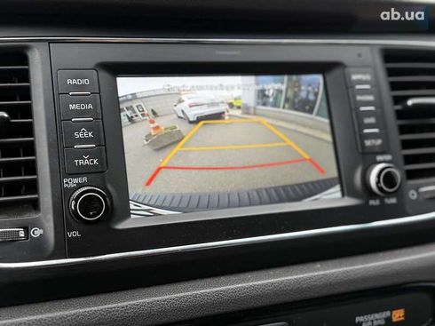 Kia Sedona 2017 - фото 23