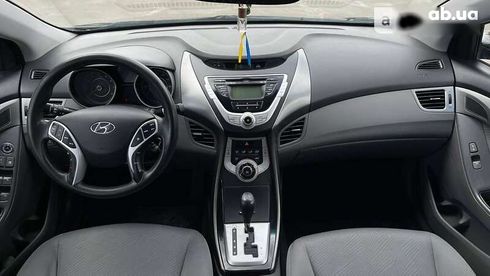 Hyundai Elantra 2011 - фото 25