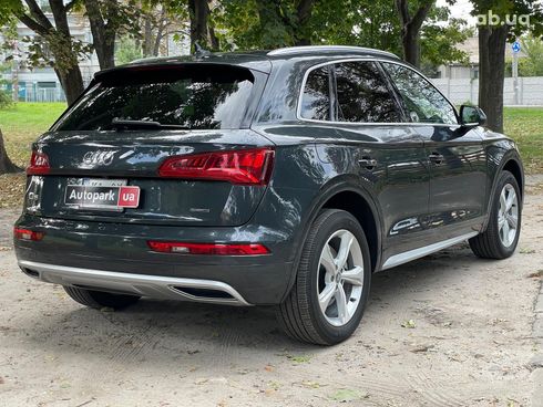 Audi Q5 2020 серый - фото 9