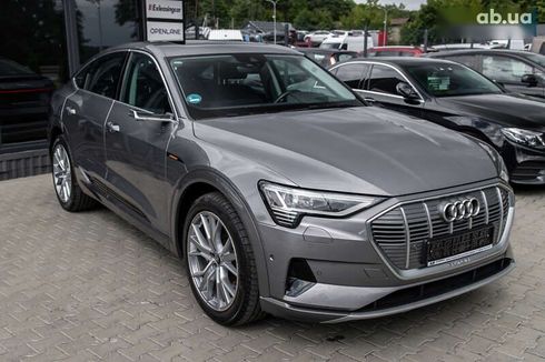 Audi E-Tron 2022 - фото 6