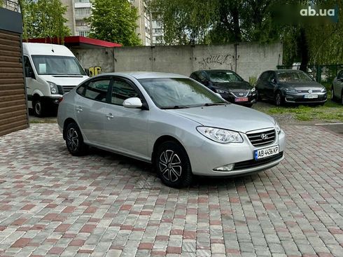 Hyundai Elantra 2011 - фото 8