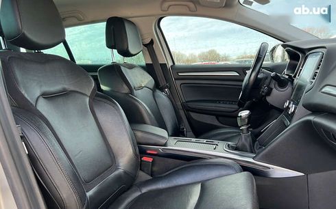 Renault Megane 2016 - фото 16