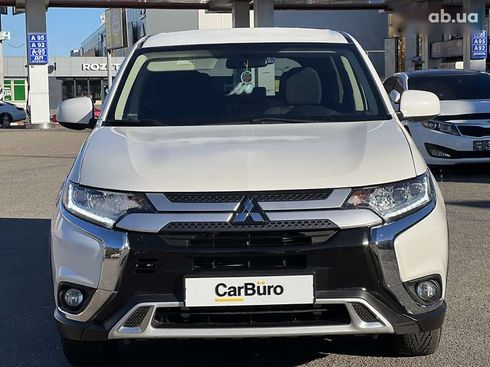 Mitsubishi Outlander 2019 - фото 5