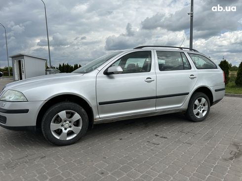 Skoda Octavia 2005 серебристый - фото 14