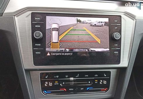 Volkswagen Passat 2021 - фото 14