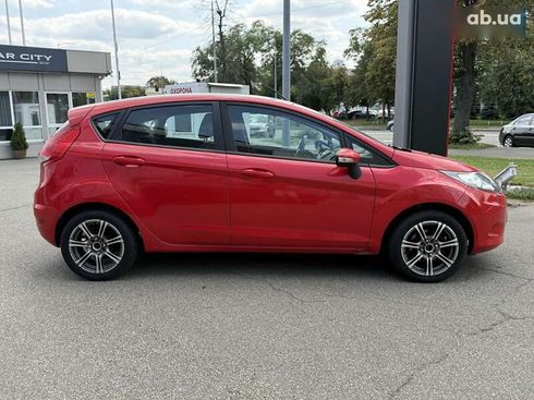 Ford Fiesta 2011 - фото 8