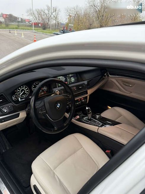 BMW 5 серия 2014 - фото 11