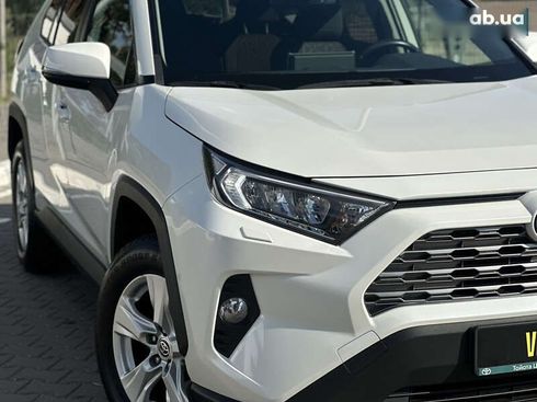 Toyota RAV4 2020 - фото 8
