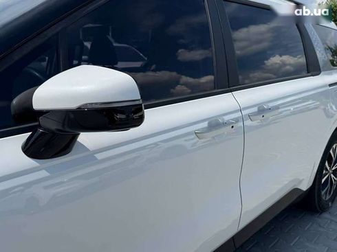 Kia Carnival 2021 - фото 7