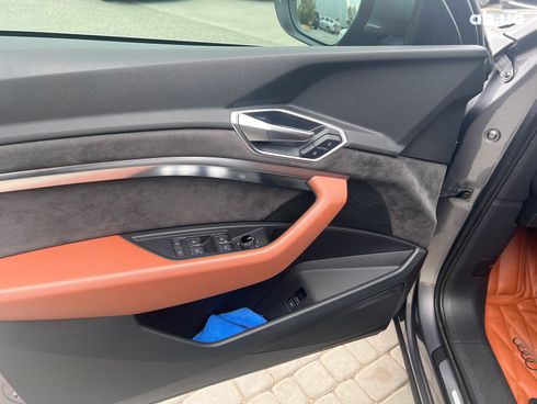 Audi E-Tron 2019 серый - фото 41