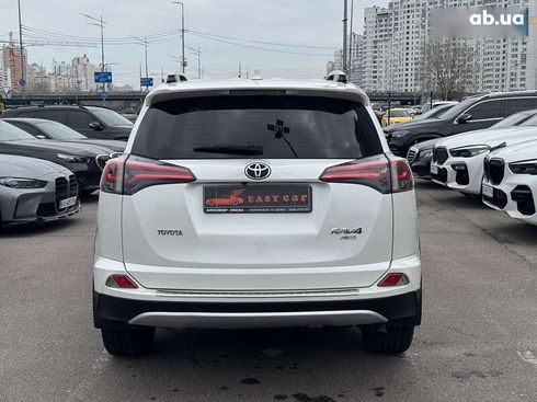 Toyota RAV4 2016 - фото 17