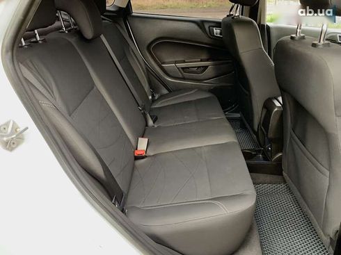 Ford Fiesta 2015 - фото 30