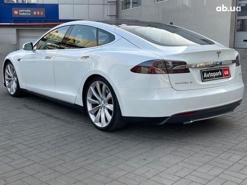 Tesla Model S 2015 белый - фото 7