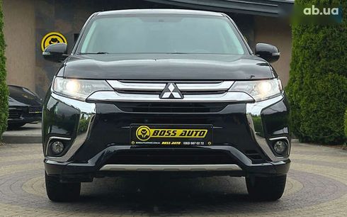 Mitsubishi Outlander 2017 - фото 2
