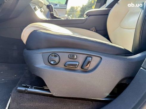 Volkswagen Touareg 2015 - фото 24