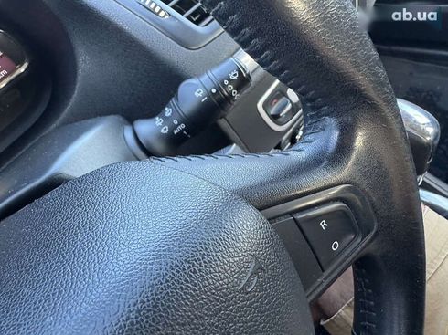 Renault Megane 2015 - фото 23