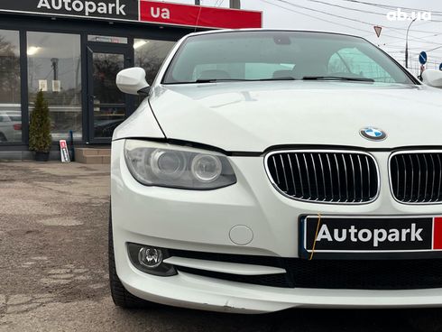 BMW 3 серия 2010 белый - фото 3