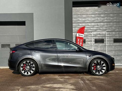 Tesla Model Y 2024 - фото 10