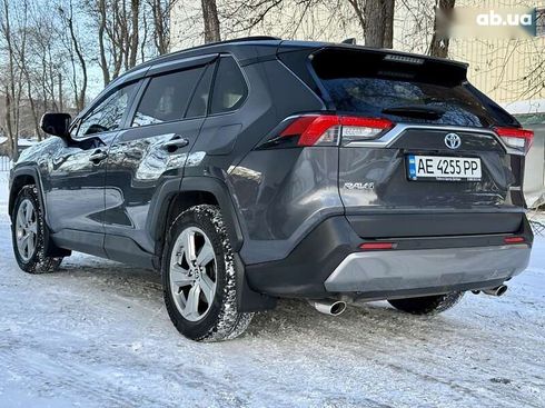 Toyota RAV4 2021 - фото 15