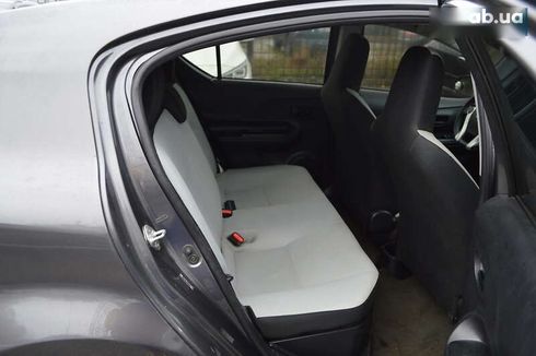 Toyota Prius C 2012 - фото 17