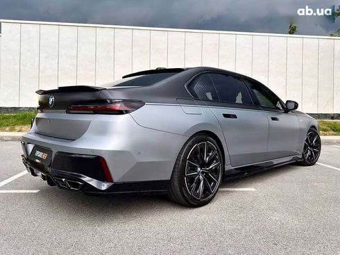 BMW i7 2022 - фото 20